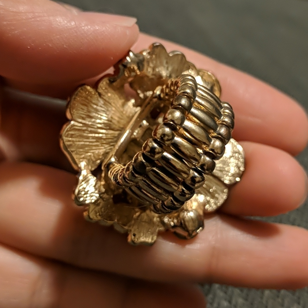 Butterfly and Ladybug Ring - Picture 3 of 6